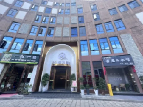Lai Feng Ji Tian Qian Xi Grand Hotel Hotels in Laifeng