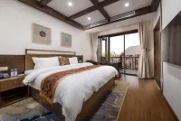 Shanshui wutong Wooden House Villa in Pingjiang County