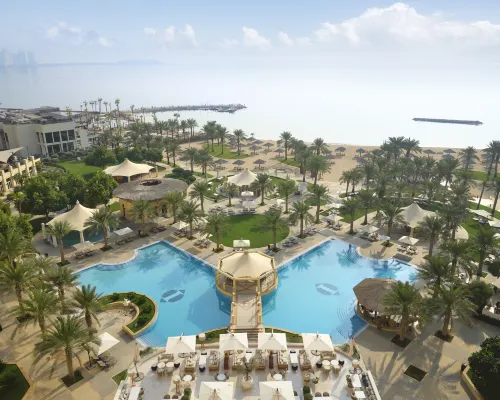 InterContinental Hotels DOHA BEACH & SPA by IHG Các khách sạn gần Nhà thờ Hồi giáo Katara