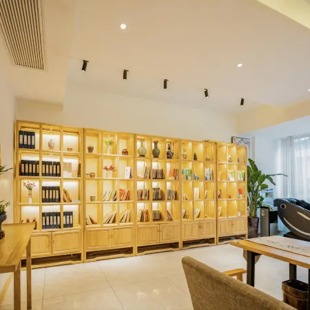 Shuxiang Mingyuan Homestay (Fanjingshan Scenic Area East Gate Branch)