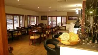 Country Plaza Queanbeyan Hotels in Queanbeyan West