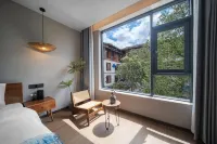 Nanjia Tingfeng Yese (Libo Xiaoqikong East Gate)