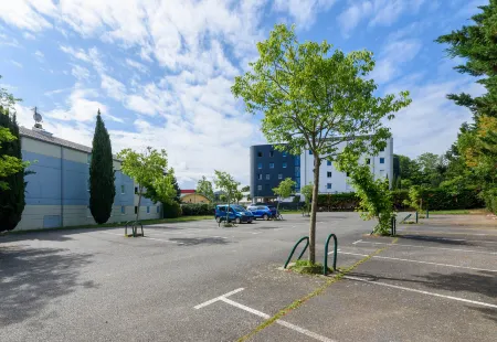 B&B Hotel Toulouse Cité de l'Espace Gonord Отели в г. Кен-Фонсегрив