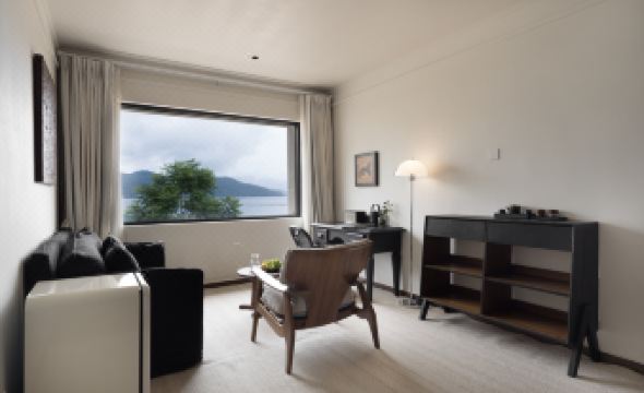 Dali Chunsu Sea View Resort Hotel (Shuanglang Erhai Branch)