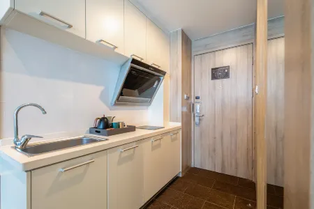 King Shinning Hotel (Yantai University International Expo Center Branch) Отели рядом с достопримечательностью «Yantai Natural Museum»