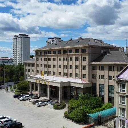 Fenghuang Hotel