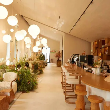 Floral Hotel·Laiye Private Hot Spring Villa (Tai Bai Mountain Tourist Center No Mountain Residence)