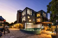 Shanghai Ling Feng Homestay Hotels in 