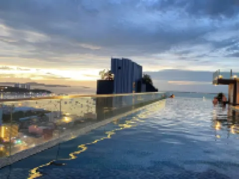 เดอะ เบส เซ็นทรัล พัทยา บาย มิคกี้