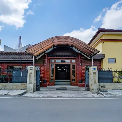 Kedung Ombo Homestay Hotels near Malang Town Square