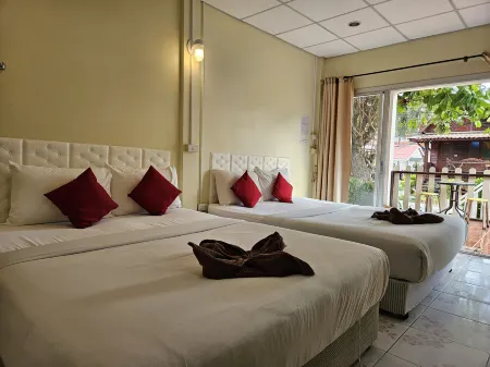 Serene House Samed Отели рядом с достопримечательностью «Mae Ram Phueng Beach»