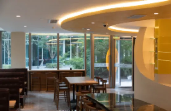 โรงแรมเอ็กซ์ฟีล