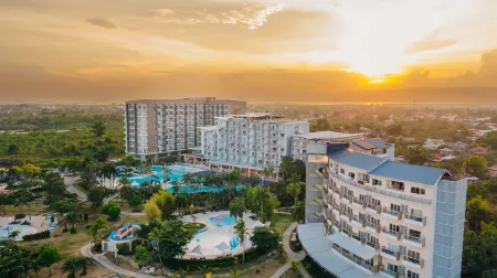 Solea Palm Resort Mactan Отели в г. Кордова