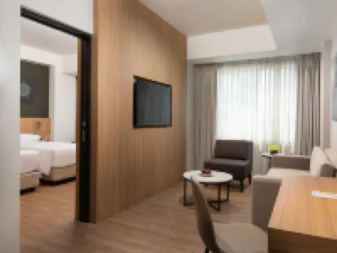 พาร์คอินน์ บาย เรดิสัน คลาร์ก โรงแรมในมาบาลากัต