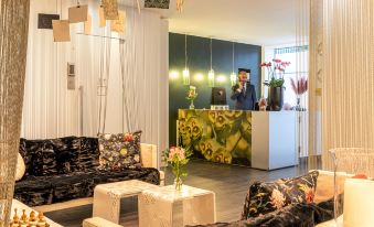 Hotel Glasgow Monceau by Patrick Hayat