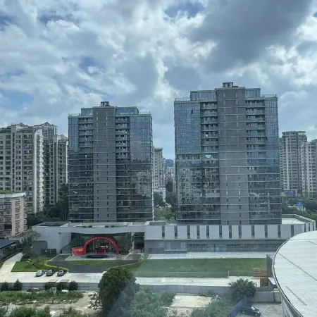 Vienna Hotel (Fuzhou Changle Zhenghe Subway Station)