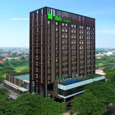 Ibis Styles Serpong BSD City Отели рядом с достопримечательностью «Торговый центр Teraskota BSD»