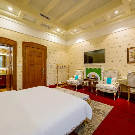 World Hotel·German-Style Villas (Qingdao Zhanqiao Xinhaoshan Subway Station) Отели рядом с достопримечательностью «Протестантская церковь»