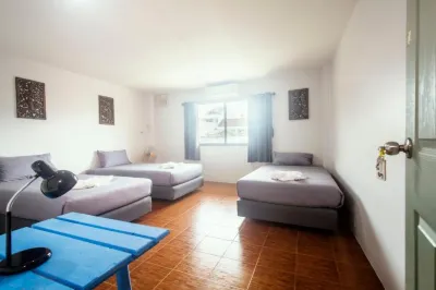 Sleep Easy Krabi Guest House Hotels in 