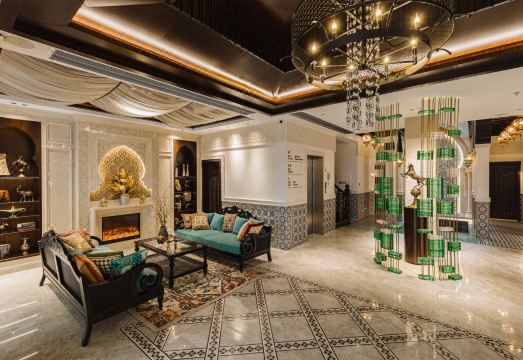 [Royal Marrakech Guesthouse의 외관 또는 내부 디자인 사진]