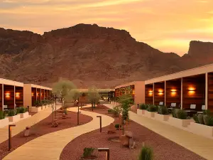 Popular 4-Star Select Hotels in Al Ula