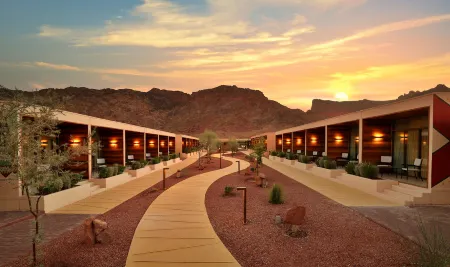 Cloud 7 Residence AlUla Отели в г. Al Ula
