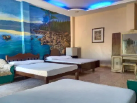 RedDoorz Near Gaisano Grand Cordova Hotels in Cordova