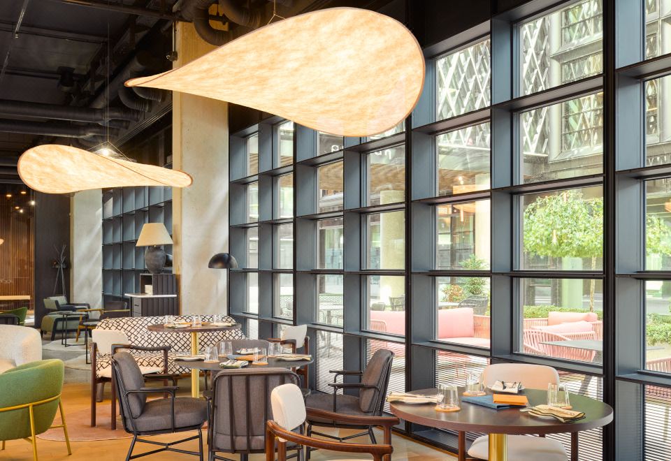 풀만 자그레브 썸네일