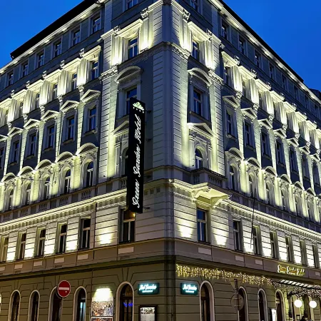 Green Garden Hotel Отели рядом с достопримечательностью «Крепость Вышеград»