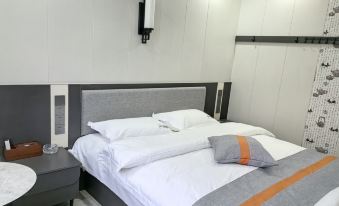 There is an Inn in Liupanshui (Shuangshui Small Square Branch, Shuicheng District, Liupanshui)