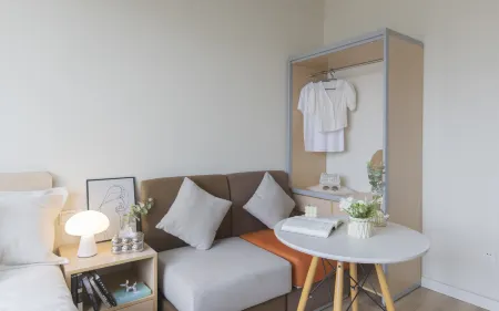 CJIA Apartment (Zhongxing Road Subway Station Branch Shanghai)