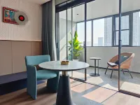 HYGGE Qieman Hotel (Hefei Huaihe Road Pedestrian Street Intime Center Branch)