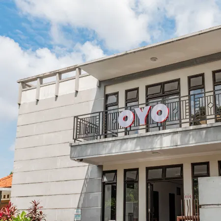 Hotel O Kambang Iwak Area Near Kambang Iwak Park Formerly Kerangga Отели рядом с достопримечательностью «Река Муси»