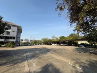 Cabbages & Condoms Hotel Ratchaburi - parking