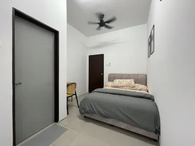 LestariHome1, KLIA Sepang Hotels near Paksu Farid Garage (GUDANG) atas bukit