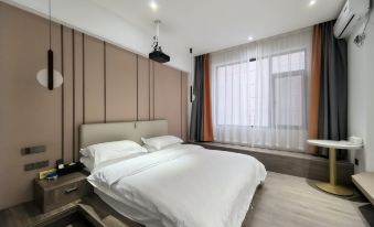W Orange Hotel (Jianshui Purple Pottery Street)