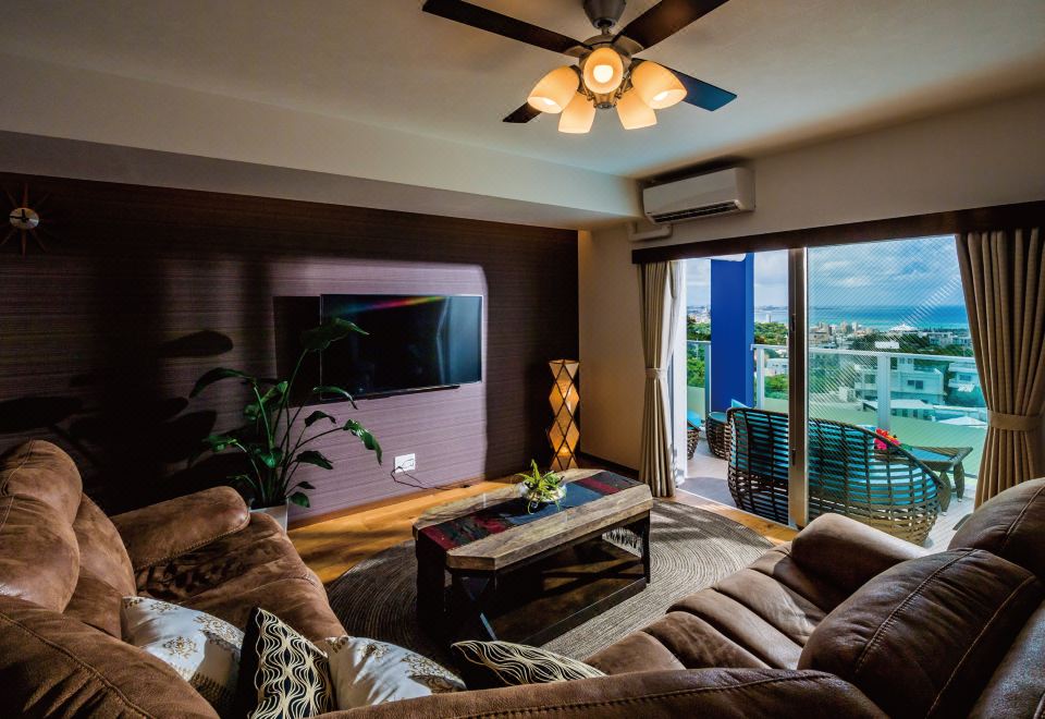 조이 리조트 더 선셋 빌리지 오키나와 자탄의 깨끗한 내부 모습