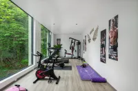 Mengyuan RESOR 360° View Hotel: Starry Pool & Hot Spring, Shili Gallery Yulong River - Gym