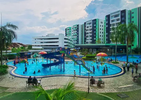 Manhattan Waterpark Condo Ipoh (Free 2 Carpark & Netflix Ready) Отели рядом с достопримечательностью «Big Coral Cave ,Gunung Karang Besar»