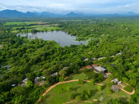 Ayugiri Ayurveda Wellness Resort Sigiriya Отели рядом с достопримечательностью «Пофемс Арборетум»