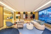 Homeinn · neo (Gonghe Qinghai Lake Plaza) - موقف سيارات