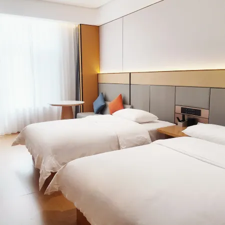 Zhongwei Qiyue Light Luxury Hotel (Gulou Xiangyang Pedestrian Street)