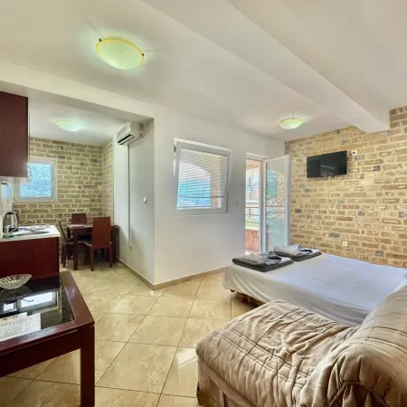 Contessa Apartments