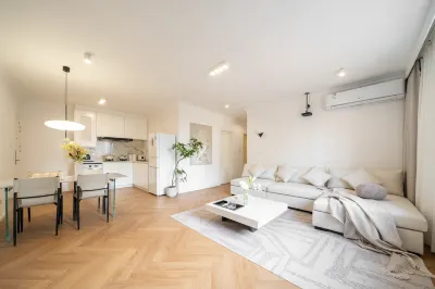 Home Stay Homestay (TaiGu Hui Branch, Nanjing West Road) Hotels in Shanghai