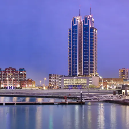 Hilton Bahrain City Centre Hotel & Residences Отели рядом с достопримечательностью «Дипломатический район»
