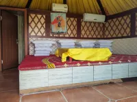 Qahar Right Middle Banner Aobao Xiangyue Homestay