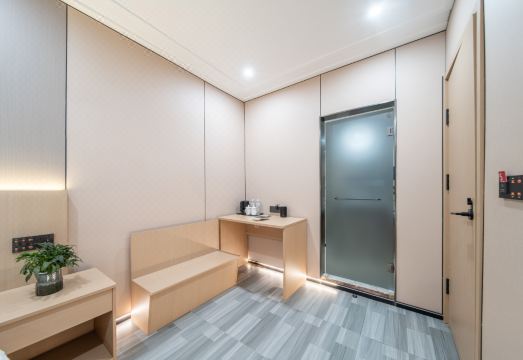 Longwan Youth Holiday Hotel (Wenzhou Longwan Airport) Hotel Overview