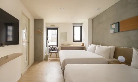 New Velle Voyage Hotel Отели рядом с достопримечательностью «The Art of Fine Handwriting - Zhu Jiuying»