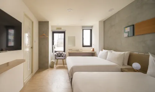 New Velle Voyage Hotel فنادق في تاينان