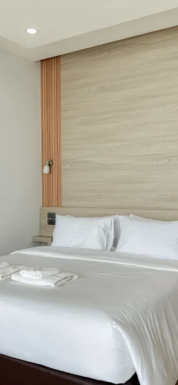 ห้องเตียงใหญ่ พร้อมวิวทะเล